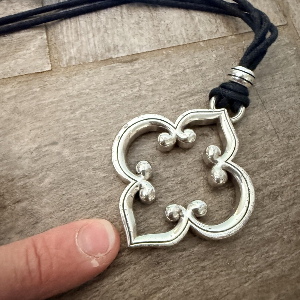 Brighton Clover Pendant Necklace Leather Cord Silver Tone Womens Lobster Clasp - Picture 10 of 10